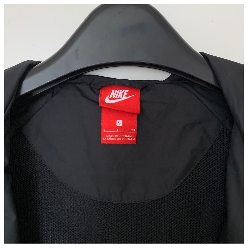 Nike Windrunner Jacket - image 4